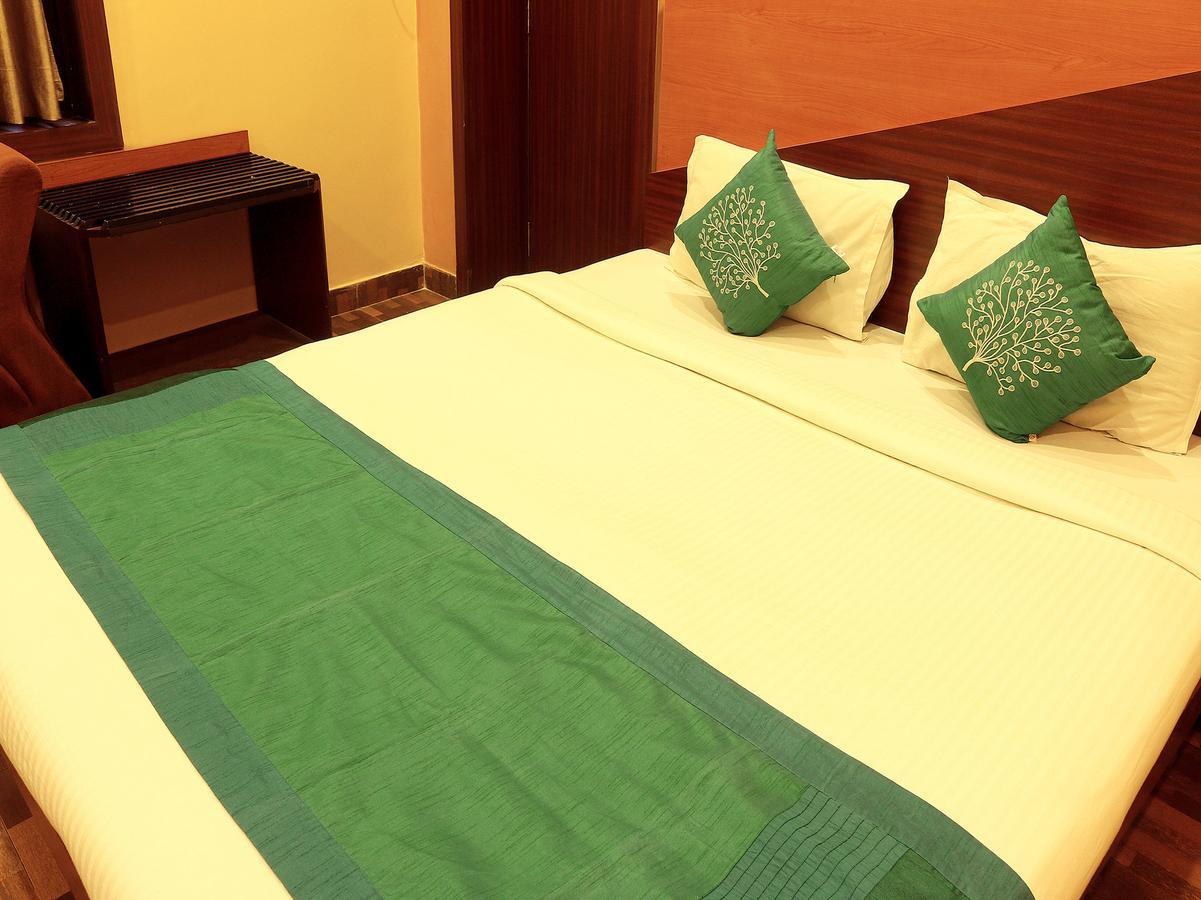 Hotel Trimoorti Kolkata Exterior photo